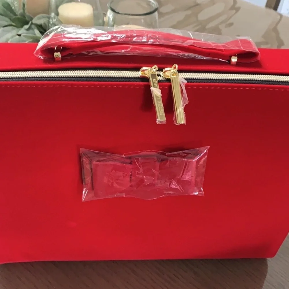 Estée Lauder’s Red-Retired Limited Edition Travel~Lingerie~Cosmetics Bag/Case🌿🆕🌿